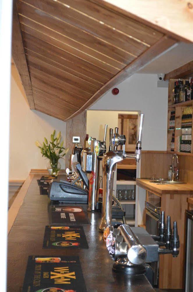 The Buck Hotel Bangor-on-Dee エクステリア 写真