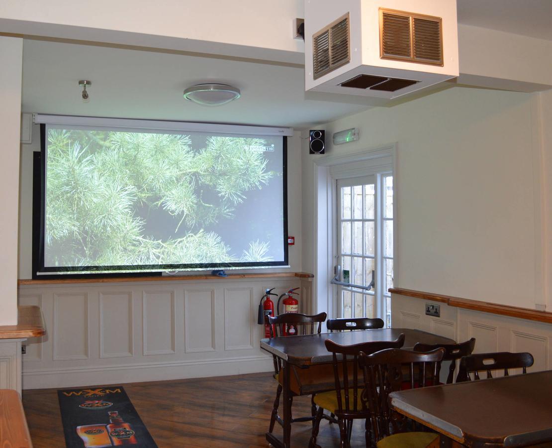 The Buck Hotel Bangor-on-Dee エクステリア 写真