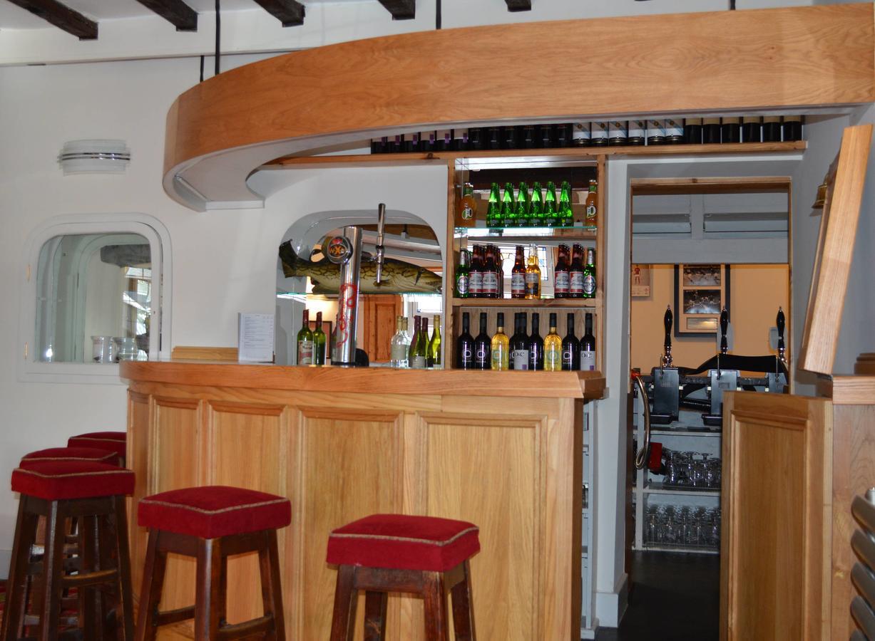 The Buck Hotel Bangor-on-Dee エクステリア 写真
