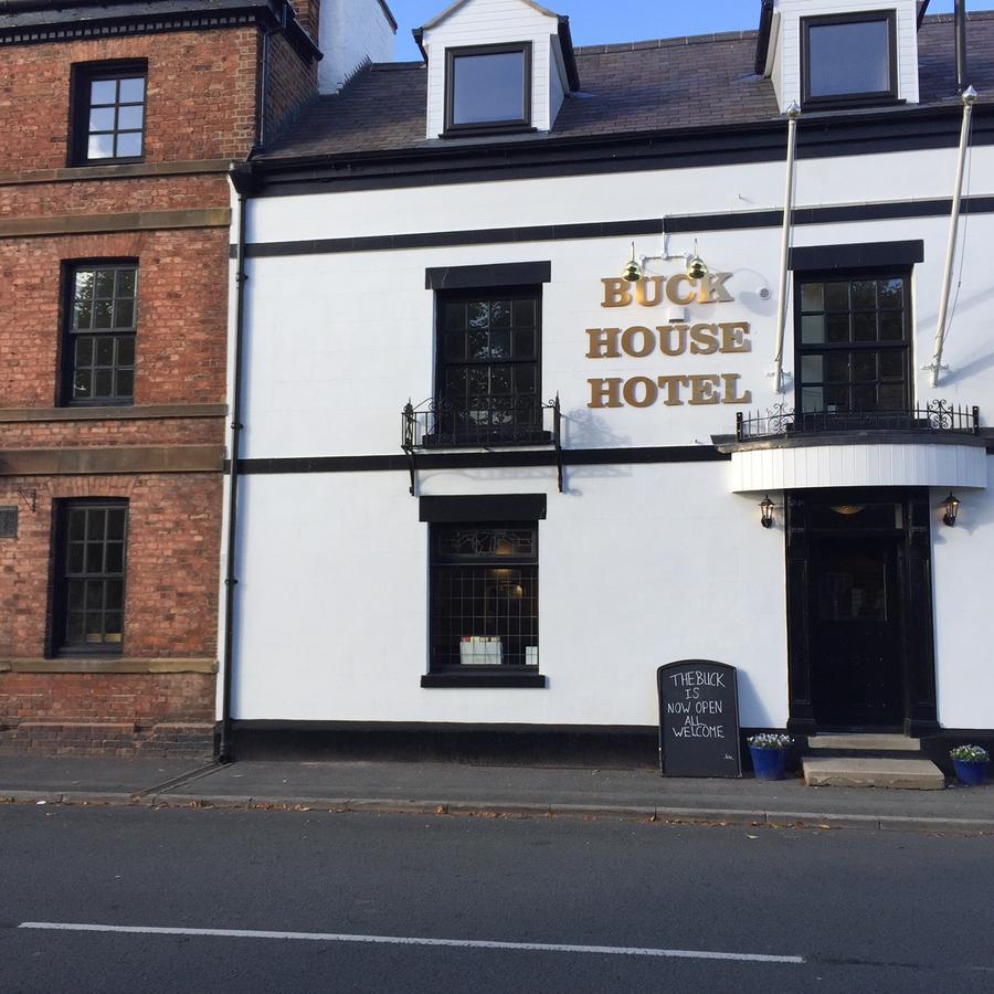 The Buck Hotel Bangor-on-Dee エクステリア 写真