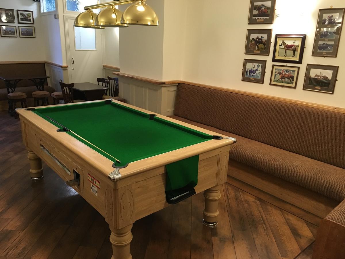 The Buck Hotel Bangor-on-Dee エクステリア 写真