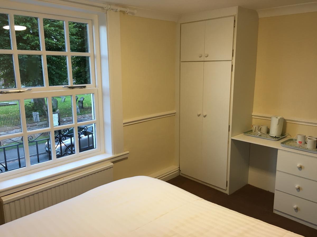 The Buck Hotel Bangor-on-Dee エクステリア 写真