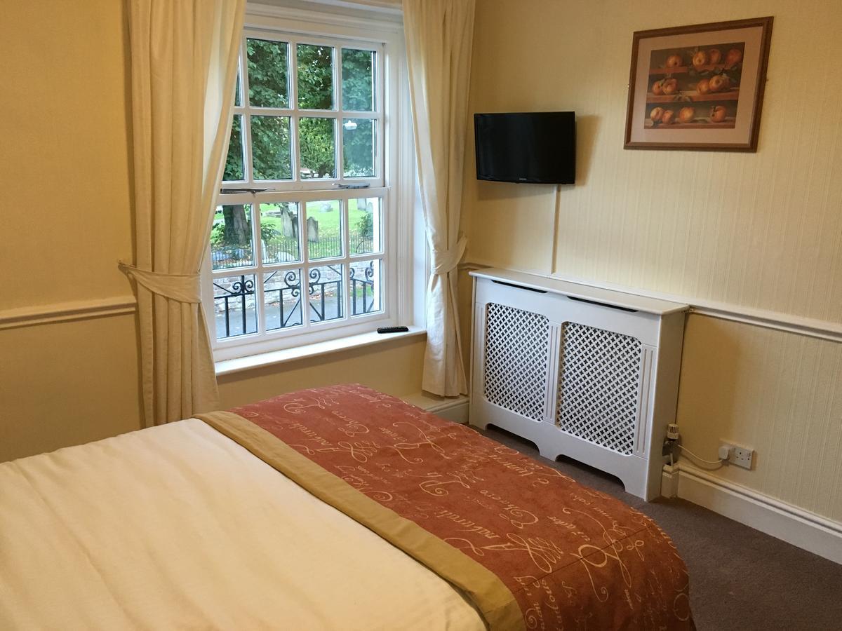 The Buck Hotel Bangor-on-Dee エクステリア 写真