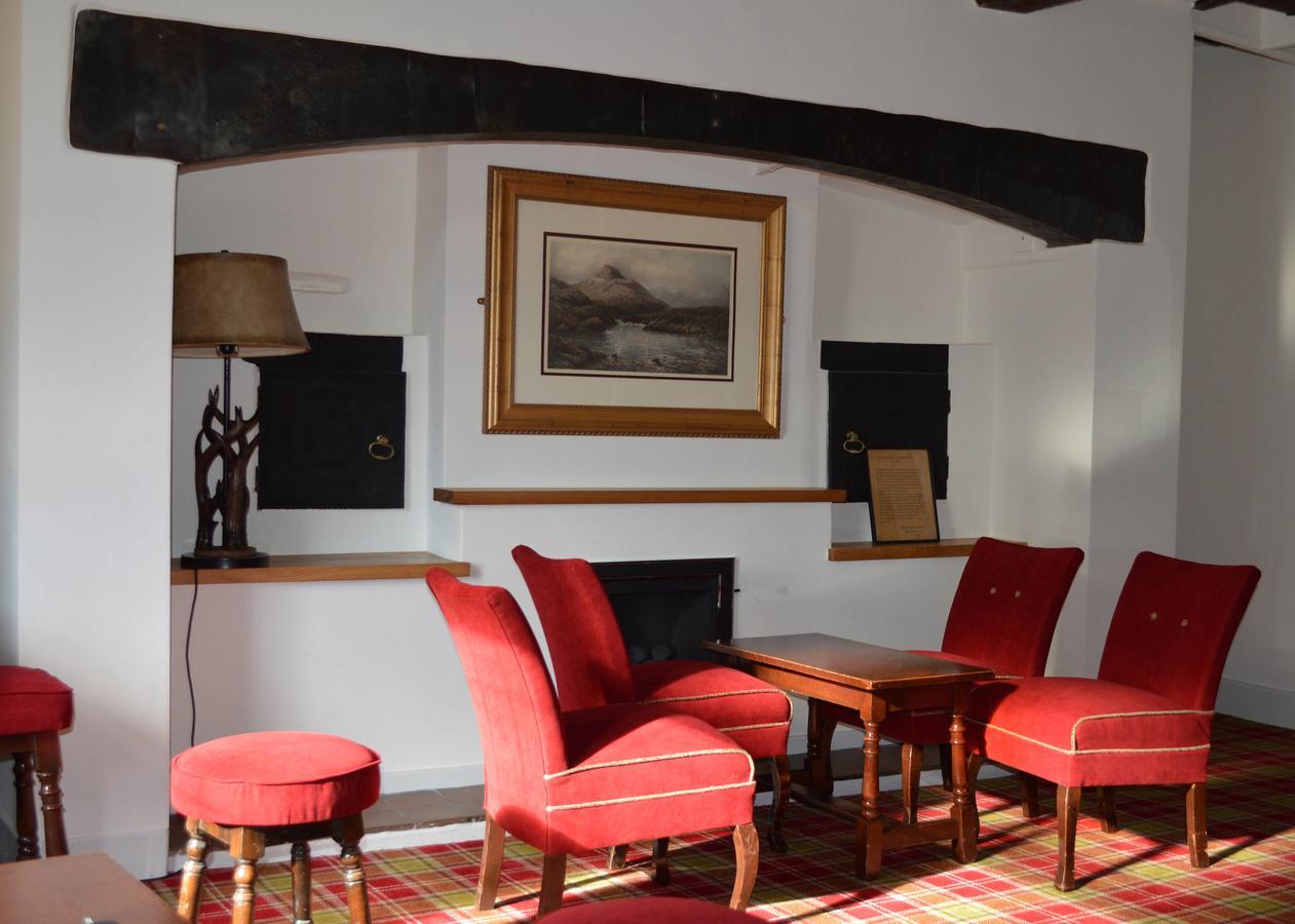 The Buck Hotel Bangor-on-Dee エクステリア 写真