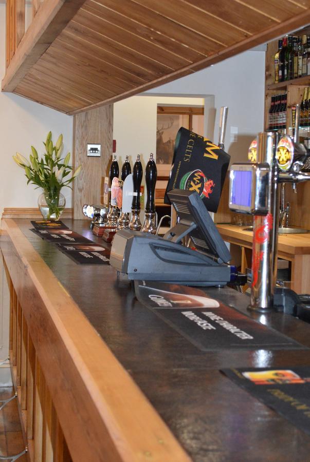The Buck Hotel Bangor-on-Dee エクステリア 写真
